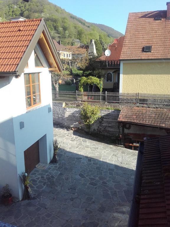 Gaestehaus Schuetz Spitz an der Donau Exteriör bild